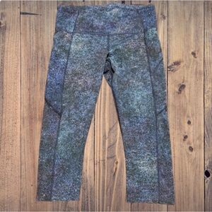 Lululemon Fast and Free High-Rise 19” Crop Leggings Size 8 Polar Lights Blue
